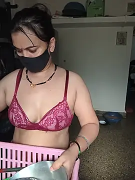 HeartlessGirl online show from May 22, 2026, 3:37 am