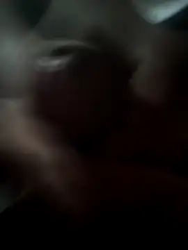 Snapshot of Elvixxx18 chatting on April 15, 2026, 7:18 pm Elvixxx18 online show from April 15, 2026, 7:18 pm