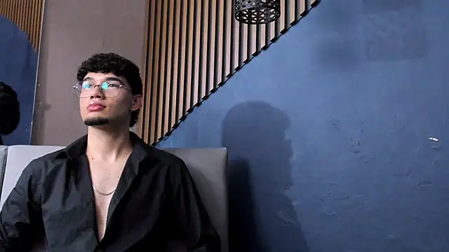 TysonLara online show from April 5, 2026, 11:00 pm