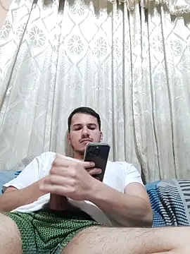 Snapshot of Switzerland32 chatting on April 6, 2026, 9:43 am Switzerland32 online show from April 6, 2026, 9:43 am