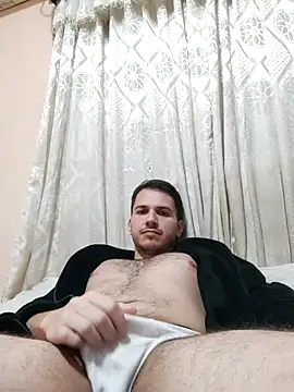 Snapshot of Switzerland32 chatting on April 13, 2026, 11:36 am Switzerland32 online show from April 13, 2026, 11:36 am