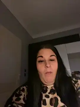 Snapshot of Szandra26 chatting on April 3, 2026, 1:17 pm Szandra26 online show from April 3, 2026, 1:17 pm