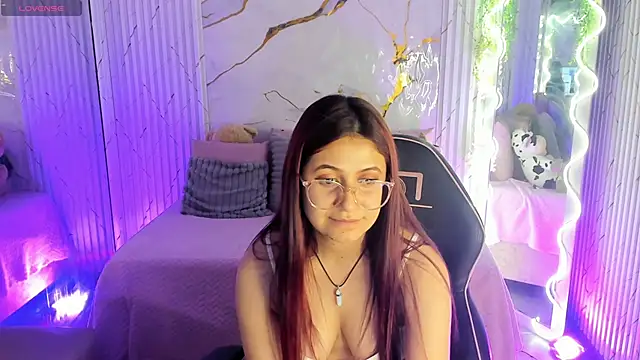 Tiiana tay online show from May 25, 2026, 3:11 pm