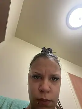 Honeyy bunzzxoxo online show from April 27, 2026, 1:31 pm