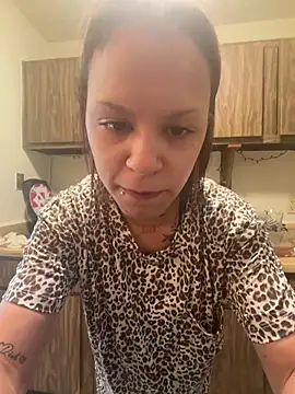 Honeyy bunzzxoxo online show from April 18, 2026, 8:42 pm