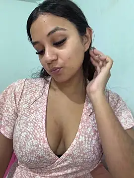 Colochitapupy online show from April 23, 2026, 3:57 am