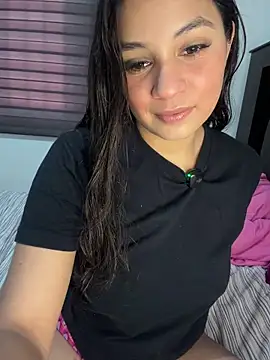 Colochitapupy online show from May 8, 2026, 12:47 am