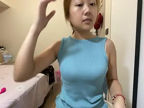 tutu512 online show from May 13, 2026, 12:01 pm