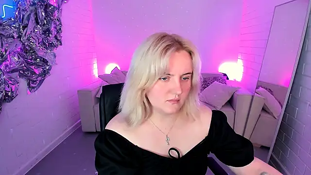 Snapshot of KathyBriggs chatting on May 31, 2026, 7:14 am KathyBriggs online show from May 31, 2026, 7:14 am
