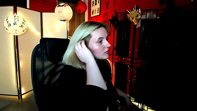 Snapshot of KathyBriggs chatting on May 17, 2026, 5:07 am KathyBriggs online show from May 17, 2026, 5:07 am