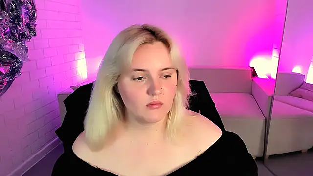 Snapshot of KathyBriggs chatting on June 18, 2026, 9:36 am KathyBriggs online show from June 18, 2026, 9:36 am