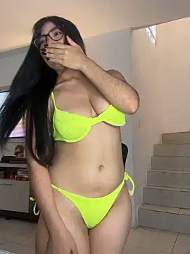 lucymaciel online show from April 4, 2026, 7:53 pm