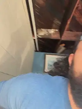 dpenguino online show from May 20, 2026, 3:42 pm
