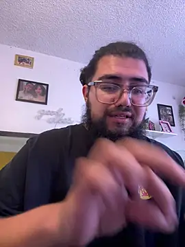 Snapshot of dpenguino chatting on April 1, 2026, 5:10 pm dpenguino online show from April 1, 2026, 5:10 pm