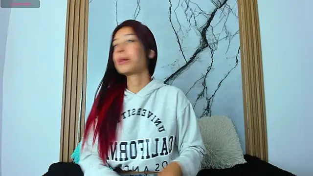 Snapshot of sofi_rosse_hh chatting on April 7, 2026, 1:13 pm sofi rosse hh online show from April 7, 2026, 1:13 pm