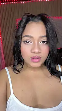 Snapshot of Saraa_M chatting on July 1, 2026, 12:22 am Saraa M online show from July 1, 2026, 12:22 am