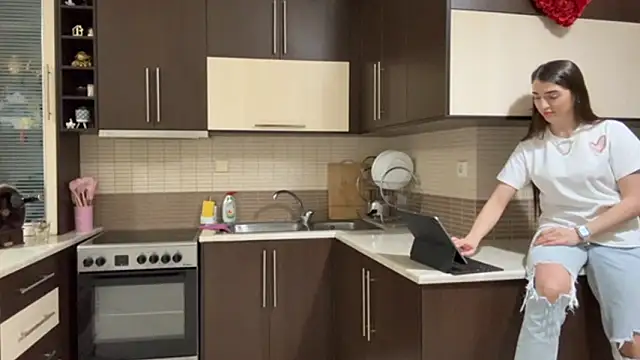 ARTOFCHARM online show from March 26, 2026, 4:05 pm