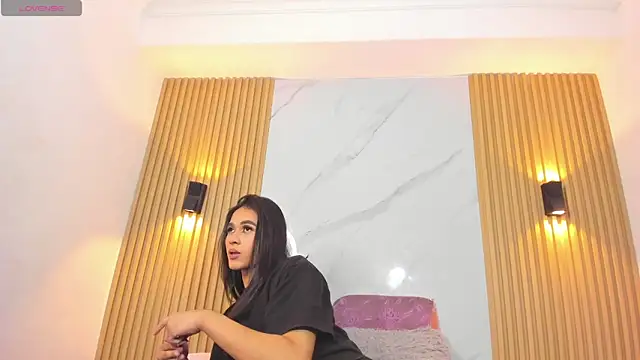 Snapshot of Miss_KhalifaDoll chatting on June 8, 2026, 3:51 am Miss KhalifaDoll online show from June 8, 2026, 3:51 am