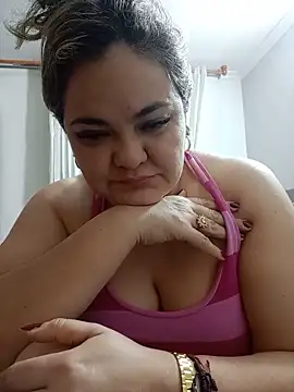 Natashablade   online show from June 17, 2026, 3:28 am