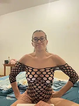 kimberlysnow11 online show from May 21, 2026, 4:43 am