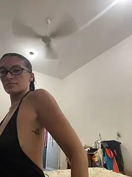 kimberlysnow11 online show from May 7, 2026, 3:44 am