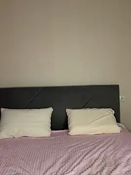 AliceVilliers online show from March 27, 2026, 6:53 pm