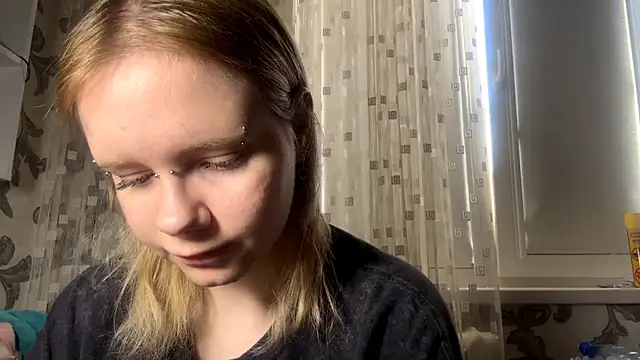 KrystenHoye online show from March 27, 2026, 8:26 am