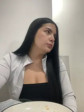 Cami olarte online show from April 25, 2026, 12:46 am