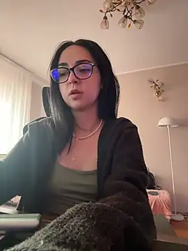 TheaMerve online show from April 21, 2026, 6:42 am