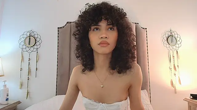 Snapshot of Julietta___ chatting on June 23, 2026, 2:15 pm Julietta online show from June 23, 2026, 2:15 pm