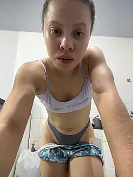Snapshot of jhully_hot chatting on May 15, 2026, 11:47 pm jhully hot online show from May 15, 2026, 11:47 pm