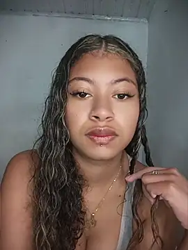 Snapshot of BelleKaty_ chatting on May 21, 2026, 4:37 pm BelleKaty online show from May 21, 2026, 4:37 pm