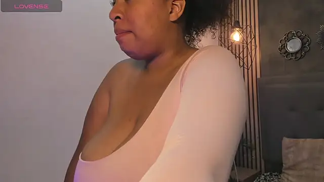 Snapshot of Salome_Divine chatting on March 30, 2026, 12:28 pm Salome Divine online show from March 30, 2026, 12:28 pm