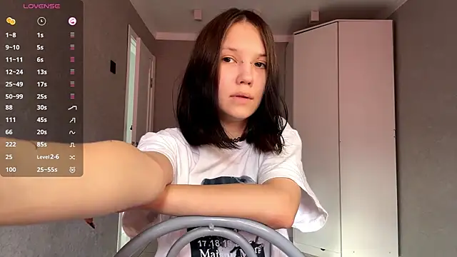 Snapshot of AmeliaMiotii chatting on April 7, 2026, 10:06 am AmeliaMiotii online show from April 7, 2026, 10:06 am