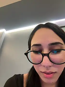 juliacosta online show from April 7, 2026, 6:54 pm