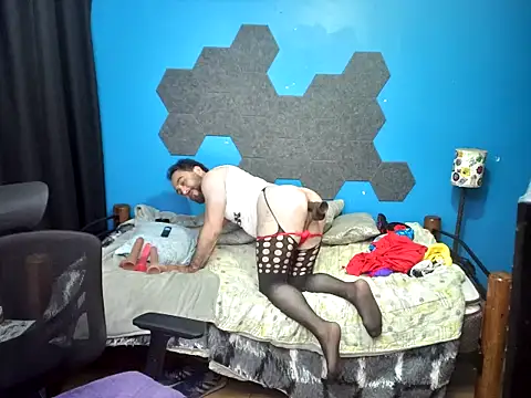 Snapshot of MachoPutito chatting on February 22, 2026, 6:38 am MachoPutito online show from February 22, 2026, 6:38 am