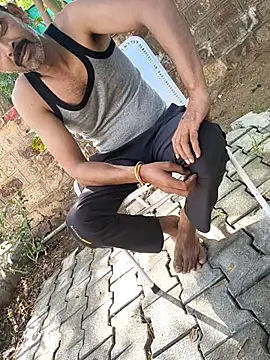 yogii20 online show from March 29, 2026, 3:30 am