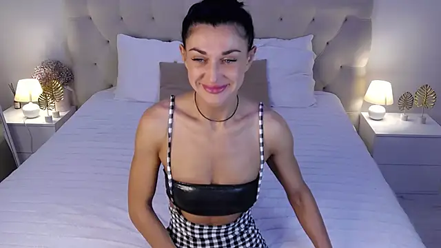 AriannaCruise online show from June 16, 2026, 5:46 pm