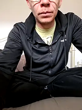 Snapshot of couple_hot03 chatting on March 27, 2026, 12:39 pm couple hot03 online show from March 27, 2026, 12:39 pm