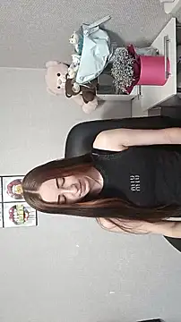 Snapshot of Linda_Mur_ chatting on April 3, 2026, 5:47 am Linda Mur online show from April 3, 2026, 5:47 am