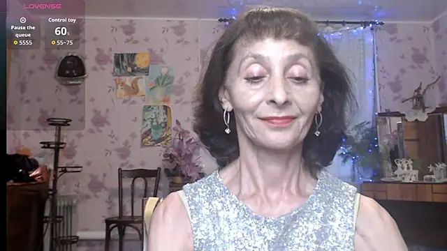 Snapshot of Shooting-Star- chatting on June 17, 2026, 5:23 pm Shooting-Star- online show from June 17, 2026, 5:23 pm