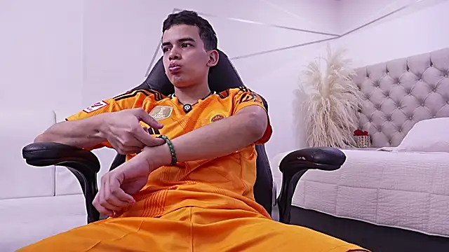 DrakoStone online show from April 1, 2026, 8:39 pm