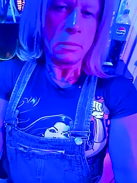 Snapshot of DomMONIKA chatting on April 8, 2026, 9:49 pm DomMONIKA online show from April 8, 2026, 9:49 pm