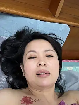 xiaxia-2026 online show from April 21, 2026, 2:56 pm