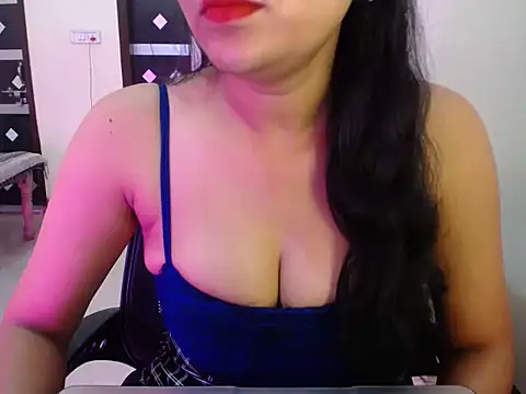 Riya saini06 online show from May 15, 2026, 5:38 am