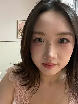Alice-babyone online show from May 13, 2026, 2:02 pm
