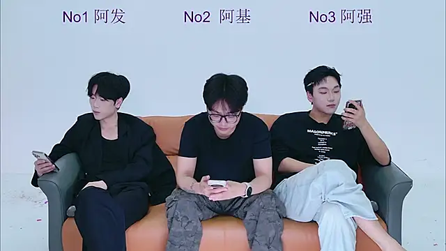 Snapshot of Dkcolo chatting on April 18, 2026, 10:28 am Dkcolo online show from April 18, 2026, 10:28 am