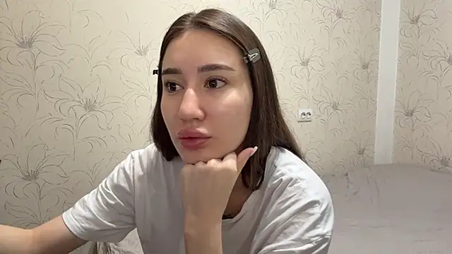 Snapshot of NamiLoon chatting on April 5, 2026, 3:57 am NamiLoon online show from April 5, 2026, 3:57 am
