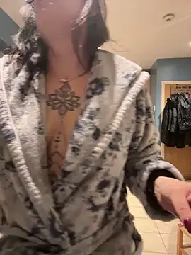 IvyBelleMilf online show from April 6, 2026, 4:57 am