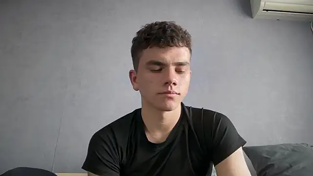 MaxWoolf online show from June 6, 2026, 12:10 pm